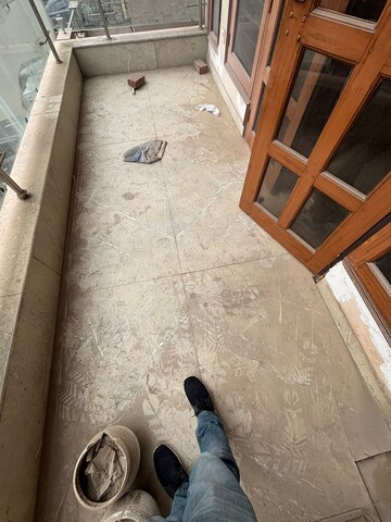 Balcony in 2 BHK Builder Floor at Sector 47 – for Rent