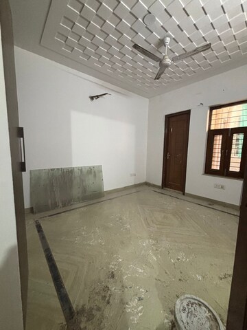 Room in 2 BHK Builder Floor at Sector 47 – for Rent