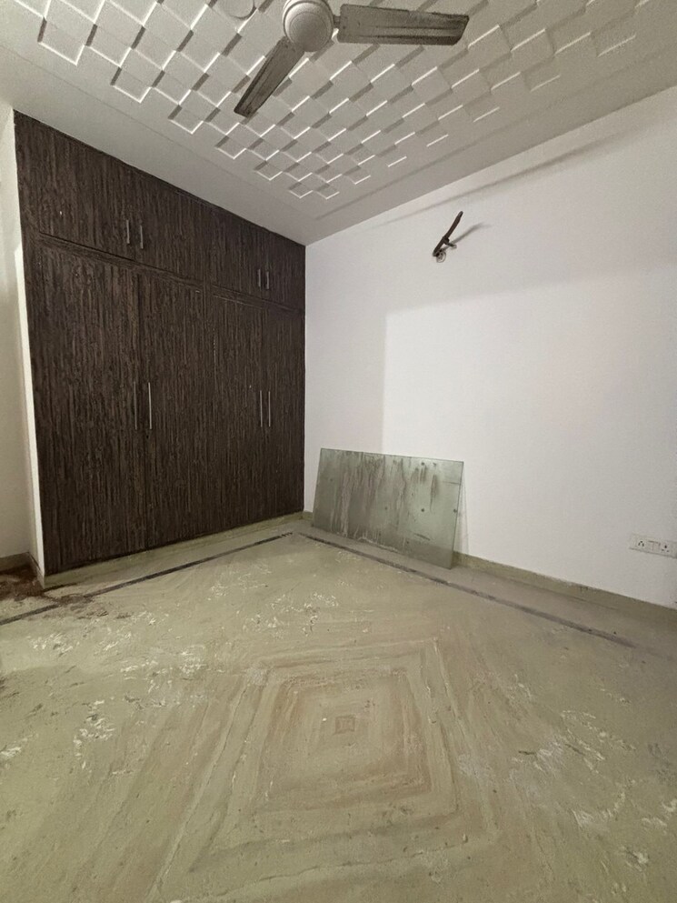 Room, sector 47 2 Bedroom 1440 Sq.Ft. Builder Floor In Sector 47 Gurgaon 9725933