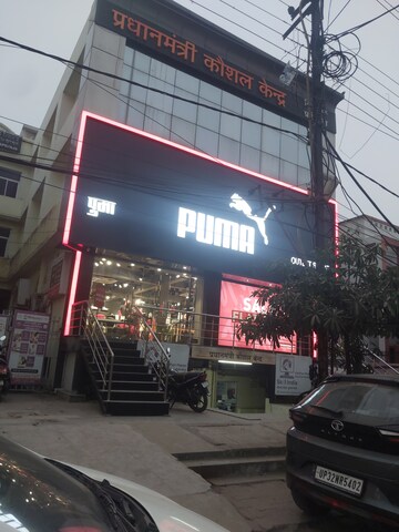  Showroom For Sale in Aliganj