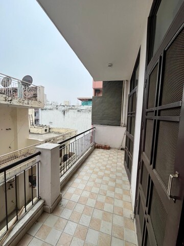 Balcony in 2 BHK Builder Floor at Sector 46 – for Rent