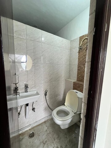Bathroom in 2 BHK Builder Floor at Sector 46 – for Rent