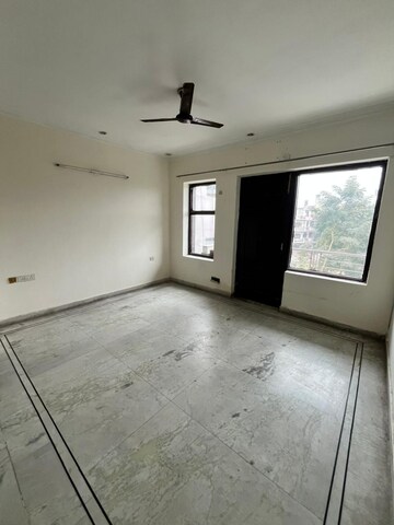 Room in 2 BHK Builder Floor at Sector 46 – for Rent