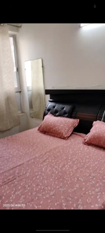 Room in 3 BHK Apartment at Aditya Celebrity Homes, Sector 76 – for Rent