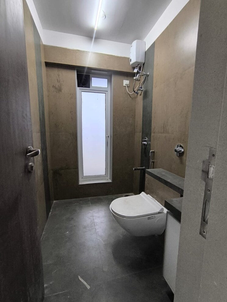 Bathroom, ekta-tripolis 2 Bedroom 775 Sq.Ft. Apartment In Goregaon West Mumbai 9726004