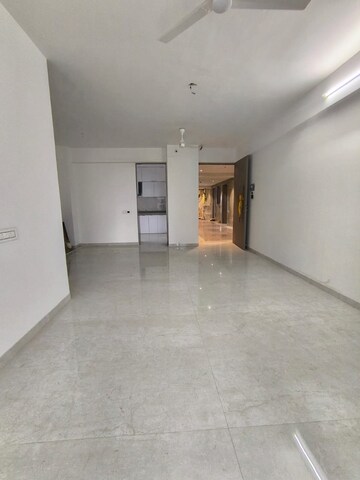 2 BHK Apartment For Rent in Ekta Tripolis, Goregaon West