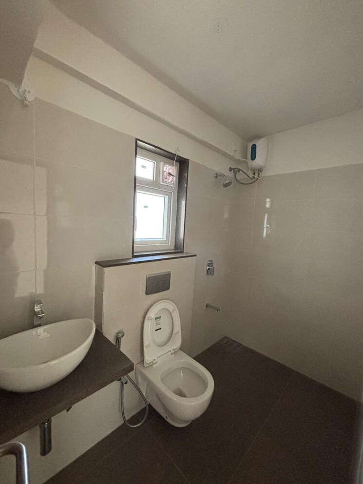 Bathroom, shapoorji-pallonji-bkc-28 2 Bedroom 718 Sq.Ft. Apartment In Bandra East Mumbai 9725994