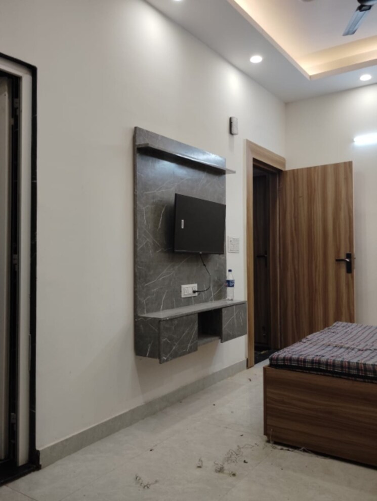 Room, sector 44 1 RK 400 Sq.Ft. Builder Floor In Sector 44 Gurgaon 9726052