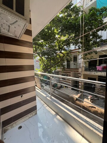 Balcony in 1 RK Builder Floor at Sector 44 – for Rent