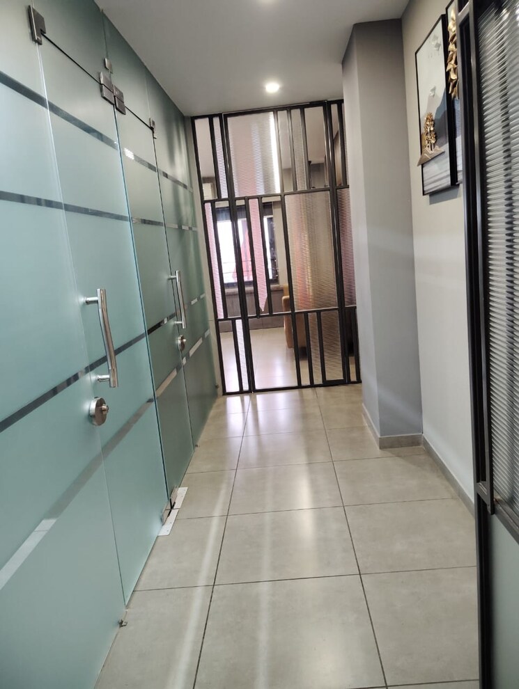 Balcony, navrangpura Commercial Office Space 1170 Sq.Ft. In Navrangpura Ahmedabad 9726071