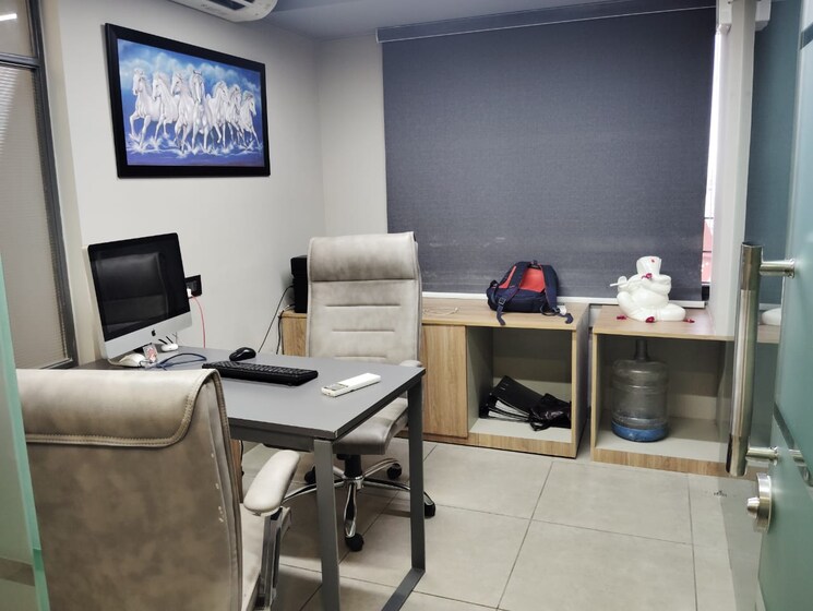 Team Area, navrangpura Commercial Office Space 1170 Sq.Ft. In Navrangpura Ahmedabad 9726071