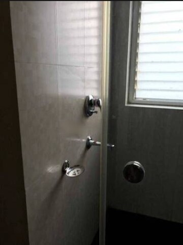 Bathroom in 3 BHK Apartment at Hazratganj – for Rent