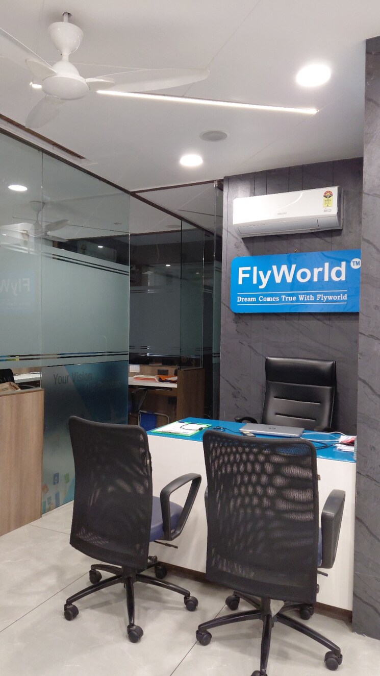 Team Area, thaltej Commercial Office Space 1550 Sq.Ft. In Thaltej Ahmedabad 9726146