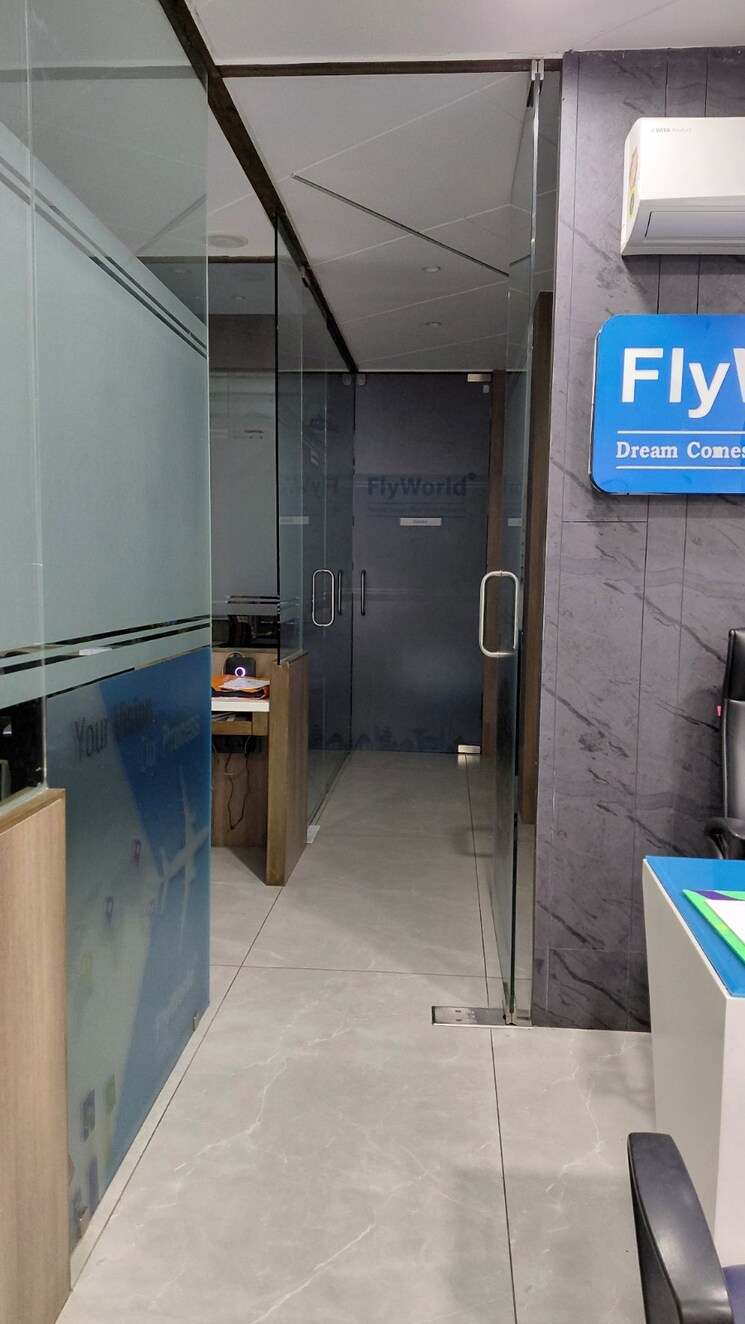 Team Area, thaltej Commercial Office Space 1550 Sq.Ft. In Thaltej Ahmedabad 9726162