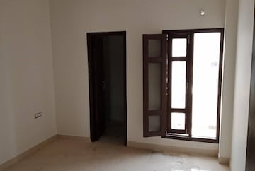 Room in 2 BHK Apartment at Aura Homes, Patiala Road – for Rent