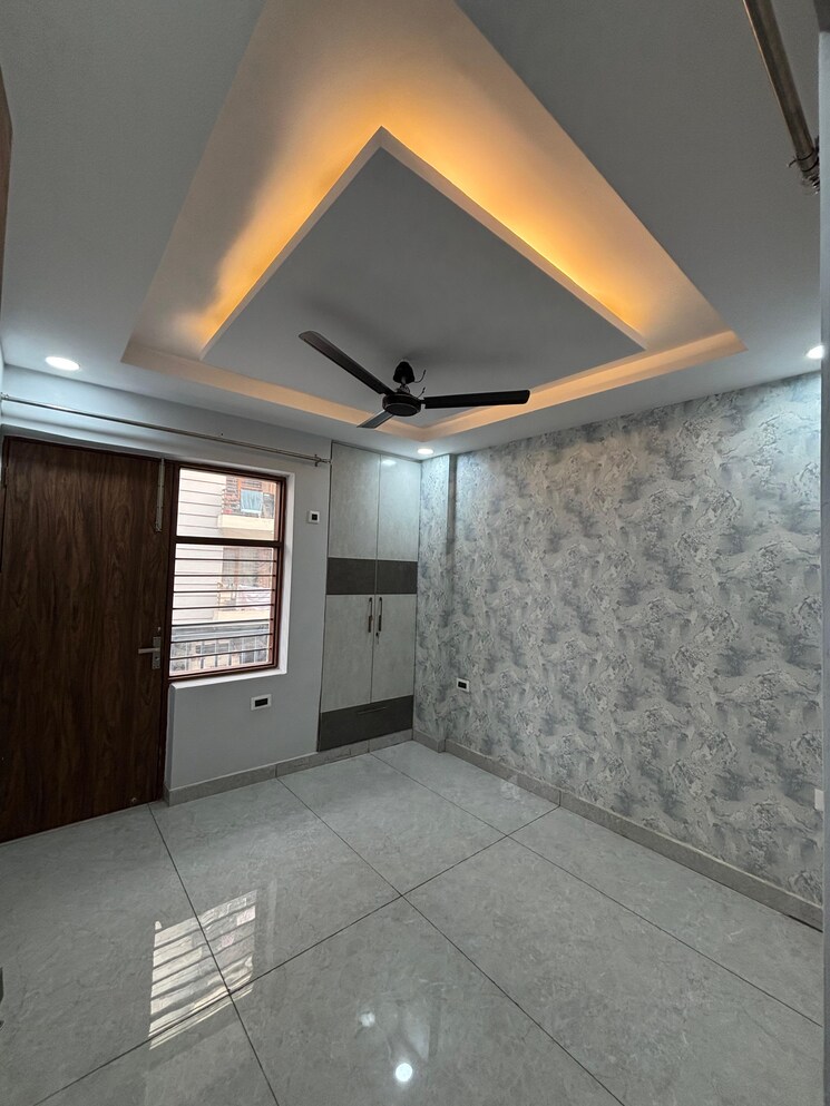 Room, rps-palm-drive 3 Bedroom 125 Sq.Yd. Builder Floor In Sector 88 Faridabad 9726192