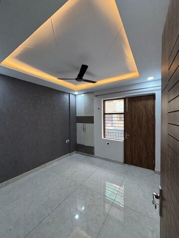 Bedroom in 3 BHK Builder Floor at RPS Palm Drive, Sector 88 – for Rent