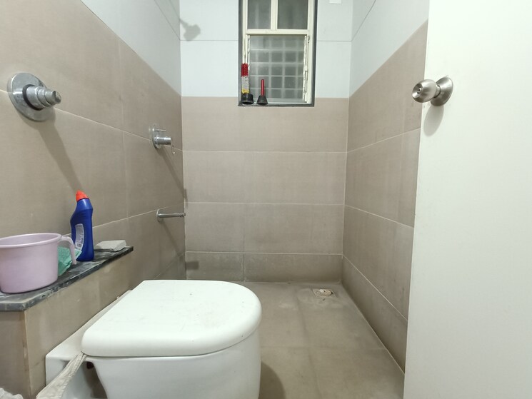 Bathroom, uttam-townscapes-elite-phase-iii 3 Bedroom 1500 Sq.Ft. Apartment In Yerawada Pune 9726194