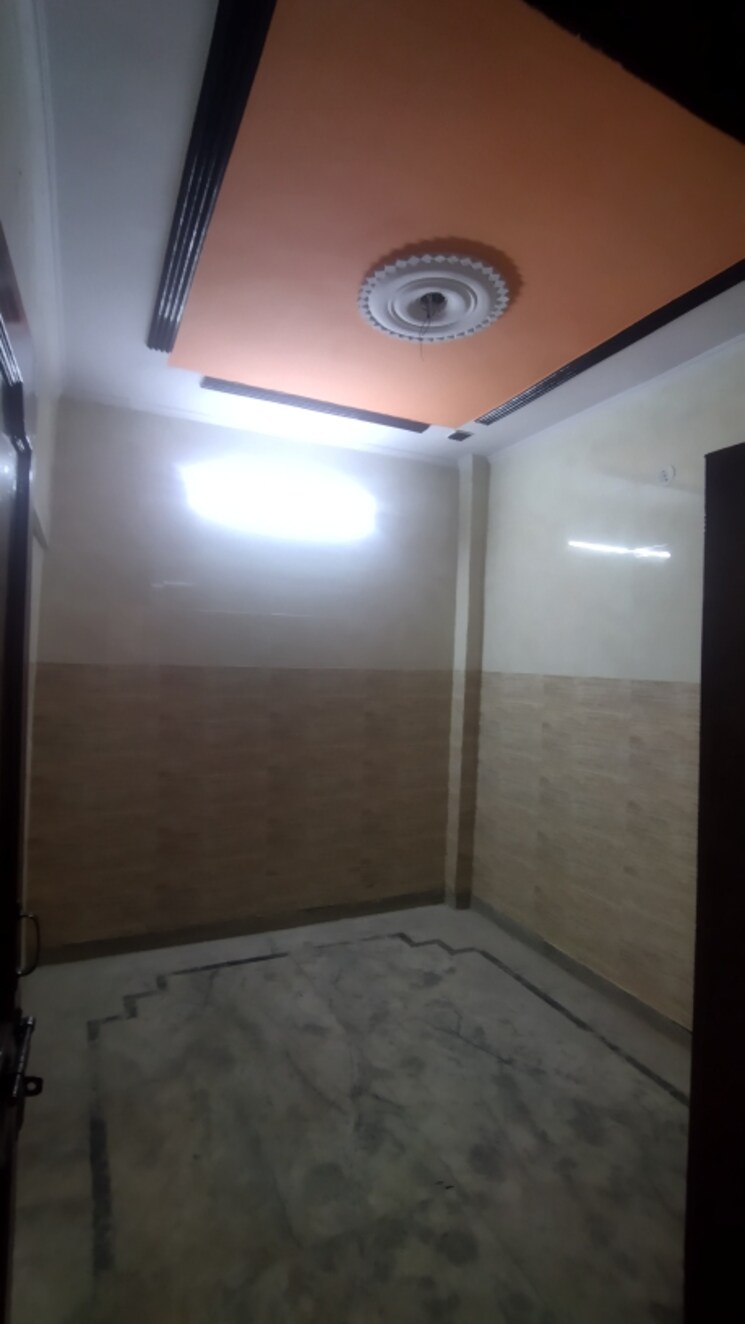 Room, rohini sector 24 1 Bedroom 360 Sq.Ft. Builder Floor In Rohini Sector 24 Delhi 9726210
