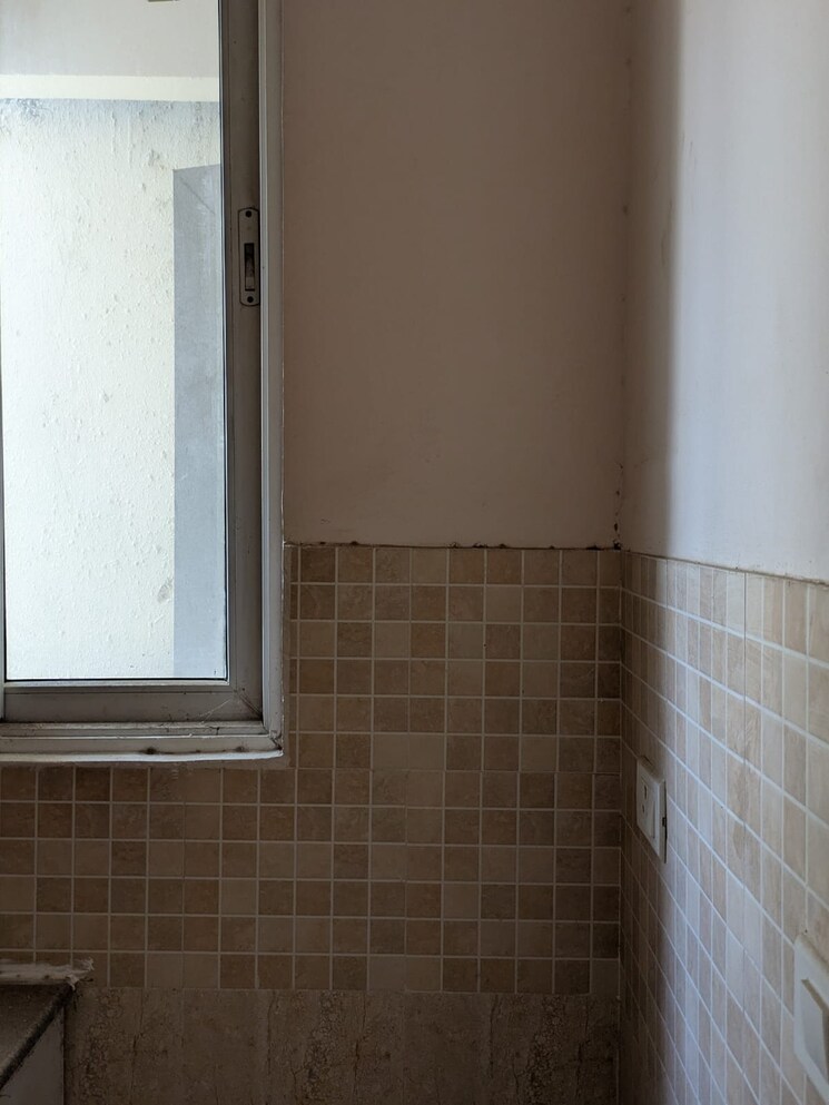 Bathroom, amrapali-golf-homes 2 Bedroom 835 Sq.Ft. Apartment In Sector 4 Greater Noida Greater Noida 9726251