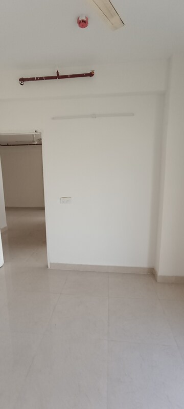 Room in 2 BHK Apartment at Signature Global Prime, Sector 63a – for Rent