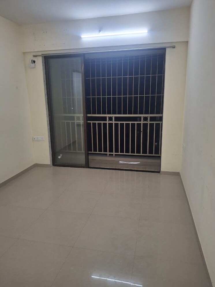 Room, paradigm-zenith-pushpanjali-residency-phase-iii 1 Bedroom 425 Sq.Ft. Apartment In Ghodbunder Road Thane 9726262
