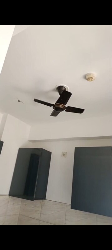 Furnished Amenities in 2.5 BHK Apartment at Ajnara Le Garden, Sector 16b Greater Noida – for Rent