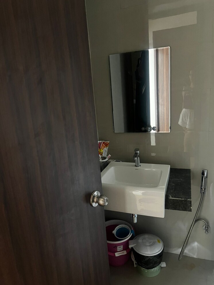 Bathroom, embassy-one-thane 2 Bedroom 1050 Sq.Ft. Apartment In Panch Pakhadi Thane 9726274