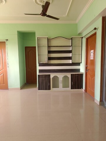 Room in 3 BHK Apartment at Morabadi – for Rent
