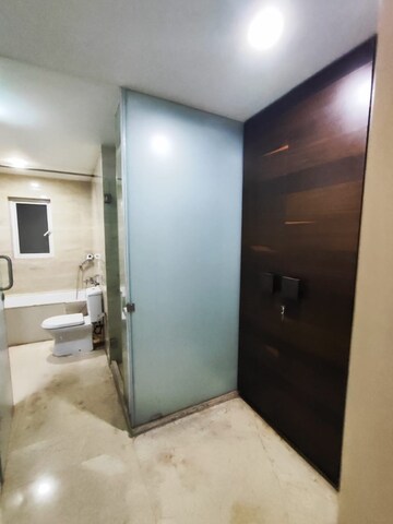 Room in 4 BHK Apartment at Hiranandani Brookhill, Ghodbunder Road – for Sale