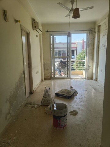 Living Room in 2 BHK Builder Floor at Ardee City, Sector 52 – for Sale