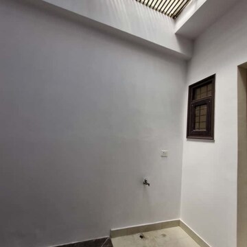 Room in  Pg at Gomti Nagar – for Rent