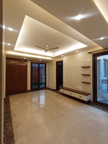 Room in 4 BHK Builder Floor at Greater Kailash ii – for Rent