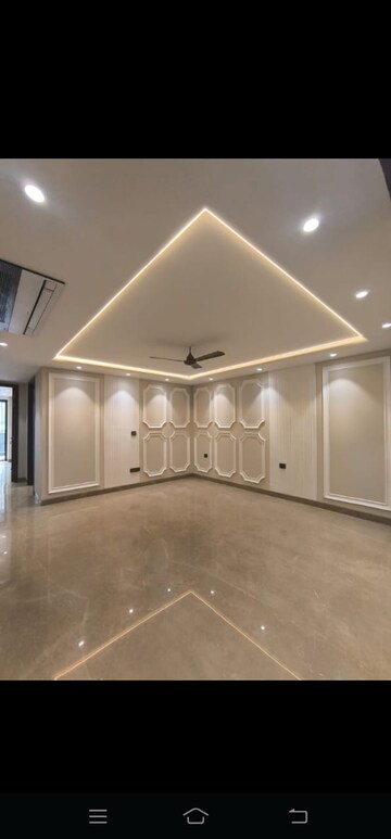 Room in 4 BHK Builder Floor at Greater Kailash I – for Sale