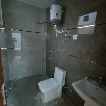 Bathroom in 2 BHK Builder Floor at Mall Fifty One, Indira Colony – for Rent