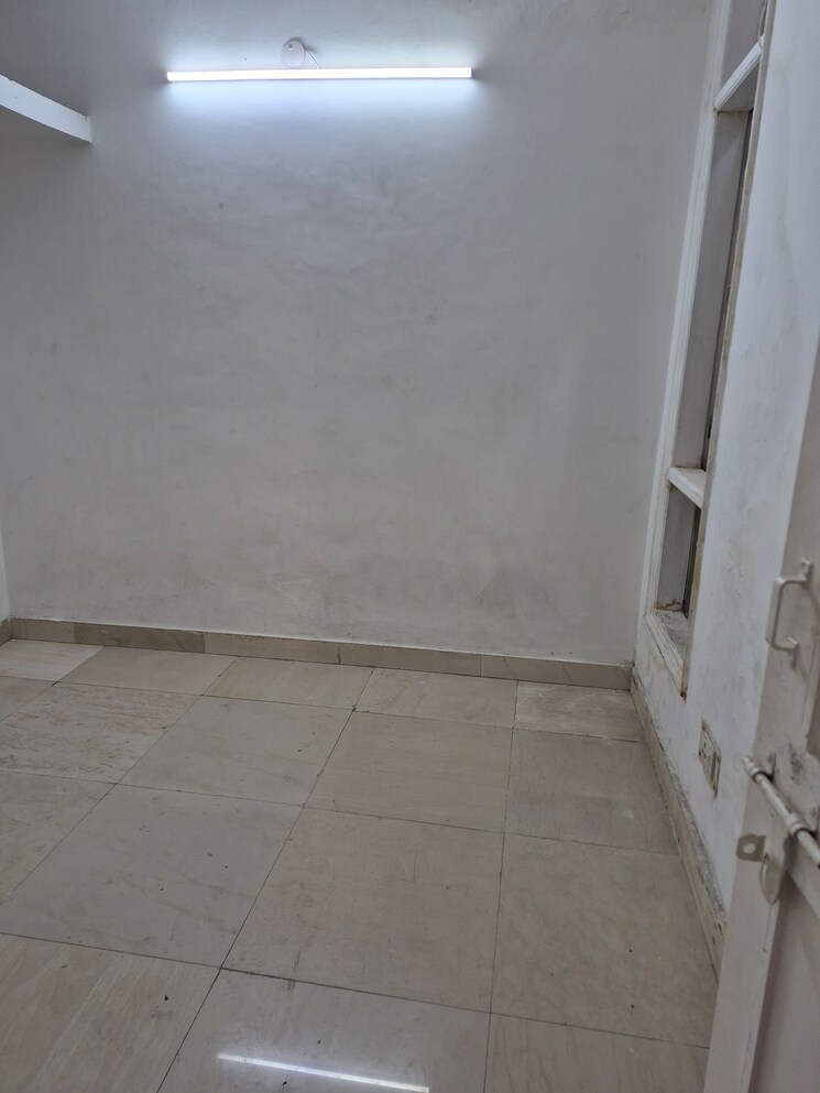 undefined, mayur vihar 3.5 Bedroom 980 Sq.Ft. Builder Floor In Mayur Vihar Delhi 9726458