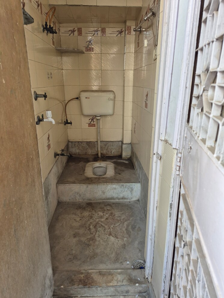 undefined, mayur vihar 3.5 Bedroom 980 Sq.Ft. Builder Floor In Mayur Vihar Delhi 9726458