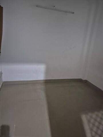 Furnished Amenities in 3.5 BHK Builder Floor at Mayur Vihar – for Rent