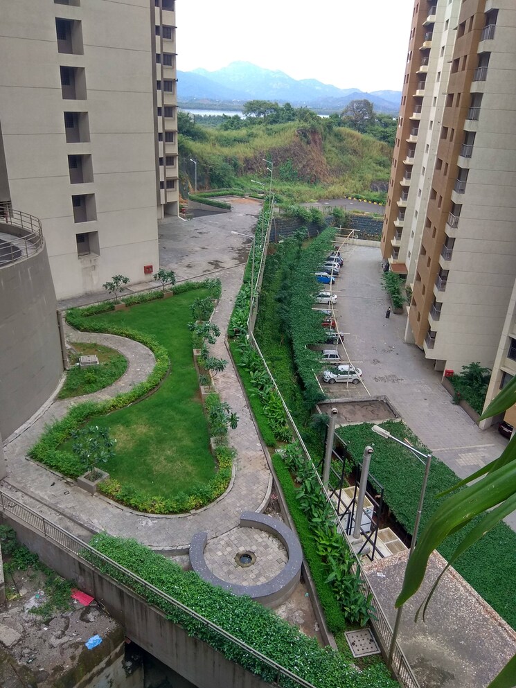 Cover Image, lodha-splendora 2.5 Bedroom 850 Sq.Ft. Apartment In Ghodbunder Road Thane 9726481