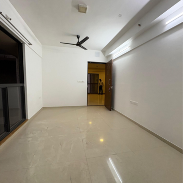 Room in 2 BHK Apartment at Lodha Palava Fresca, Taloja Bypass Road – for Rent