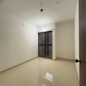 Room in 2 BHK Apartment at Lodha Palava Fresca, Taloja Bypass Road – for Rent