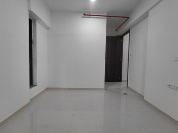 Room in 2 BHK Apartment at Sunteck Avenue 2, Goregaon West – for Rent