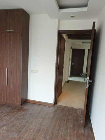Room in 4 BHK Builder Floor at Hauz Khas Enclave – for Rent