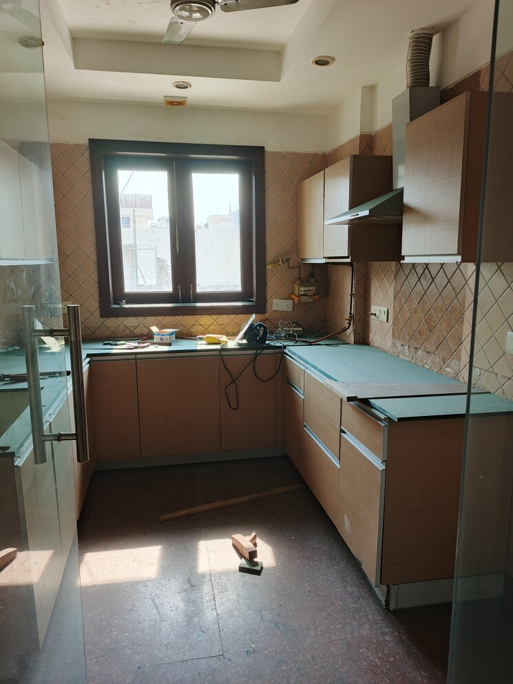 Kitchen, hauz khas enclave 4 Bedroom 3000 Sq.Ft. Builder Floor In Hauz Khas Enclave Delhi 9726495