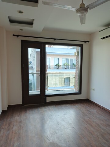 Room in 4 BHK Builder Floor at Hauz Khas Enclave – for Rent