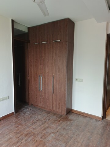 Room in 4 BHK Builder Floor at Hauz Khas Enclave – for Rent