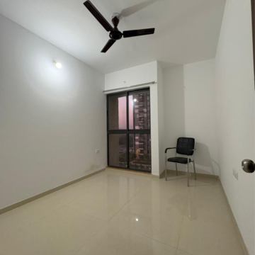 Room in 2 BHK Apartment at Lodha Palava Downtown Dombivli East, Taloja Bypass Road – for Rent
