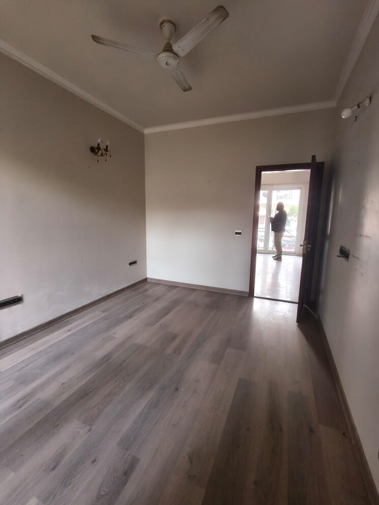 Room, central-park-flower-valley-aqua-front-towers 3 Bedroom 2134 Sq.Ft. Apartment In Sohna Sector 33 Gurgaon 9726515