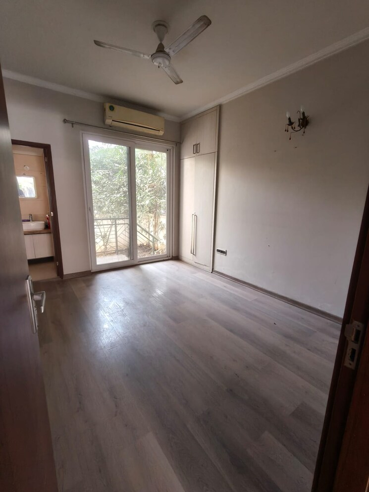 Room, central-park-flower-valley-aqua-front-towers 3 Bedroom 2134 Sq.Ft. Apartment In Sohna Sector 33 Gurgaon 9726515