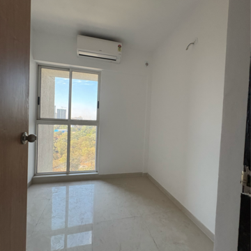 Room in 2.5 BHK Apartment at Lodha Codename Premier, Mangaon – for Rent
